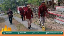 Petugas DPU PRKP Gunungkidul Lakukan Pengukuran Jalan Rencana Hotmix di Padukuhan Blado